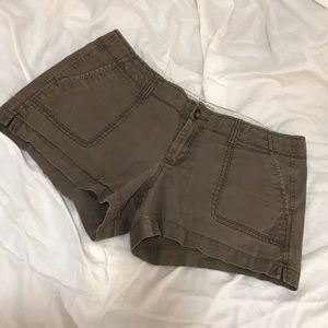 Perfect 3.5in Cotton Khaki Shorts Low-rise sz 8